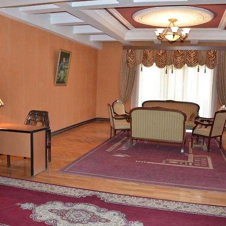 Ganja Hotel Luaran gambar