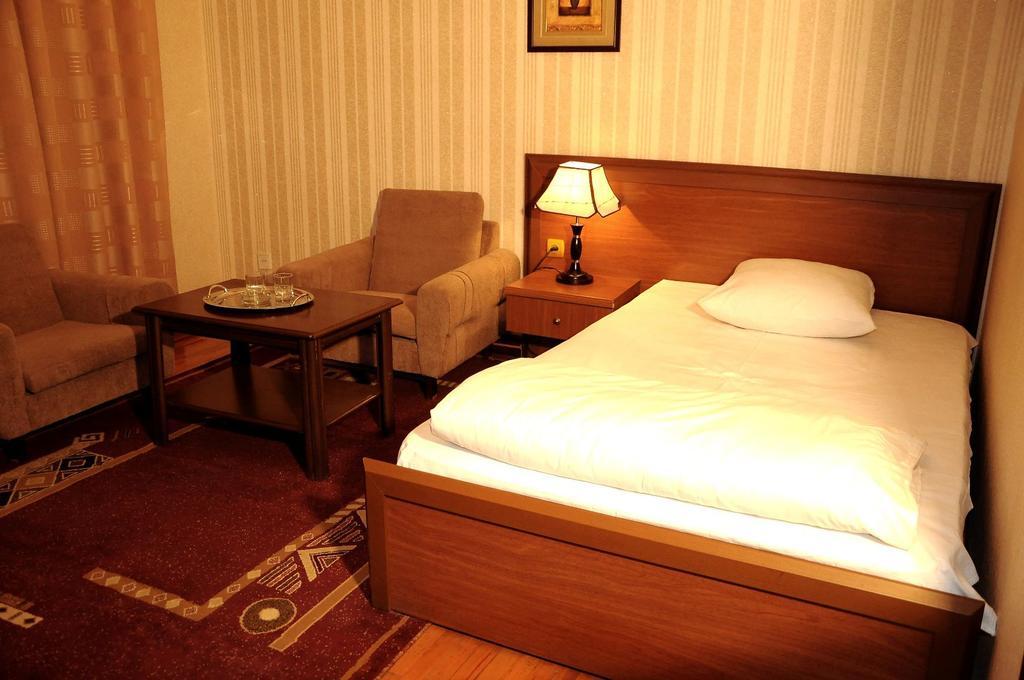 Ganja Hotel Luaran gambar