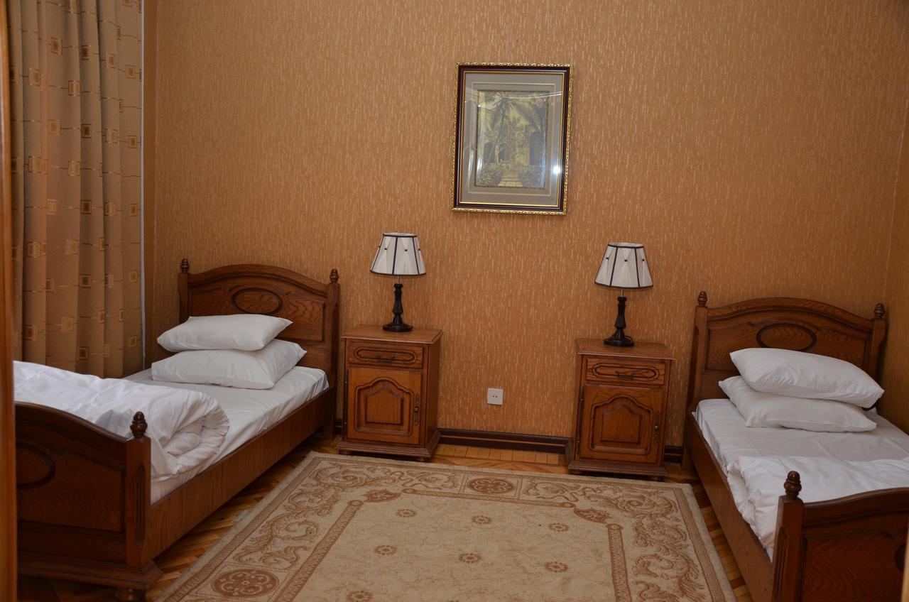 Ganja Hotel Luaran gambar