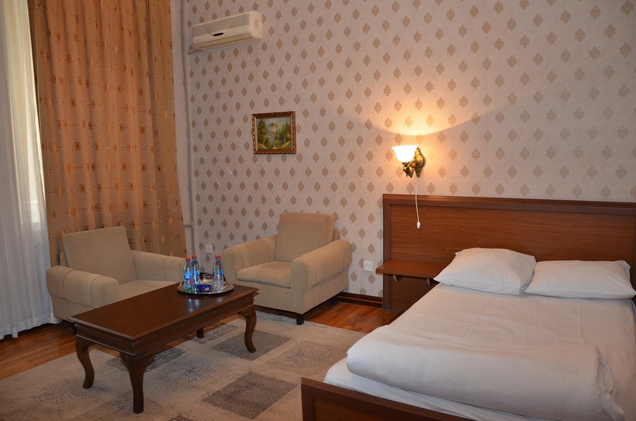 Ganja Hotel Luaran gambar