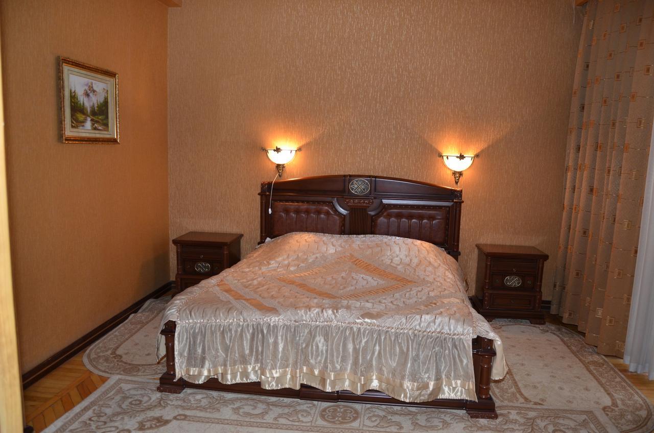 Ganja Hotel Luaran gambar