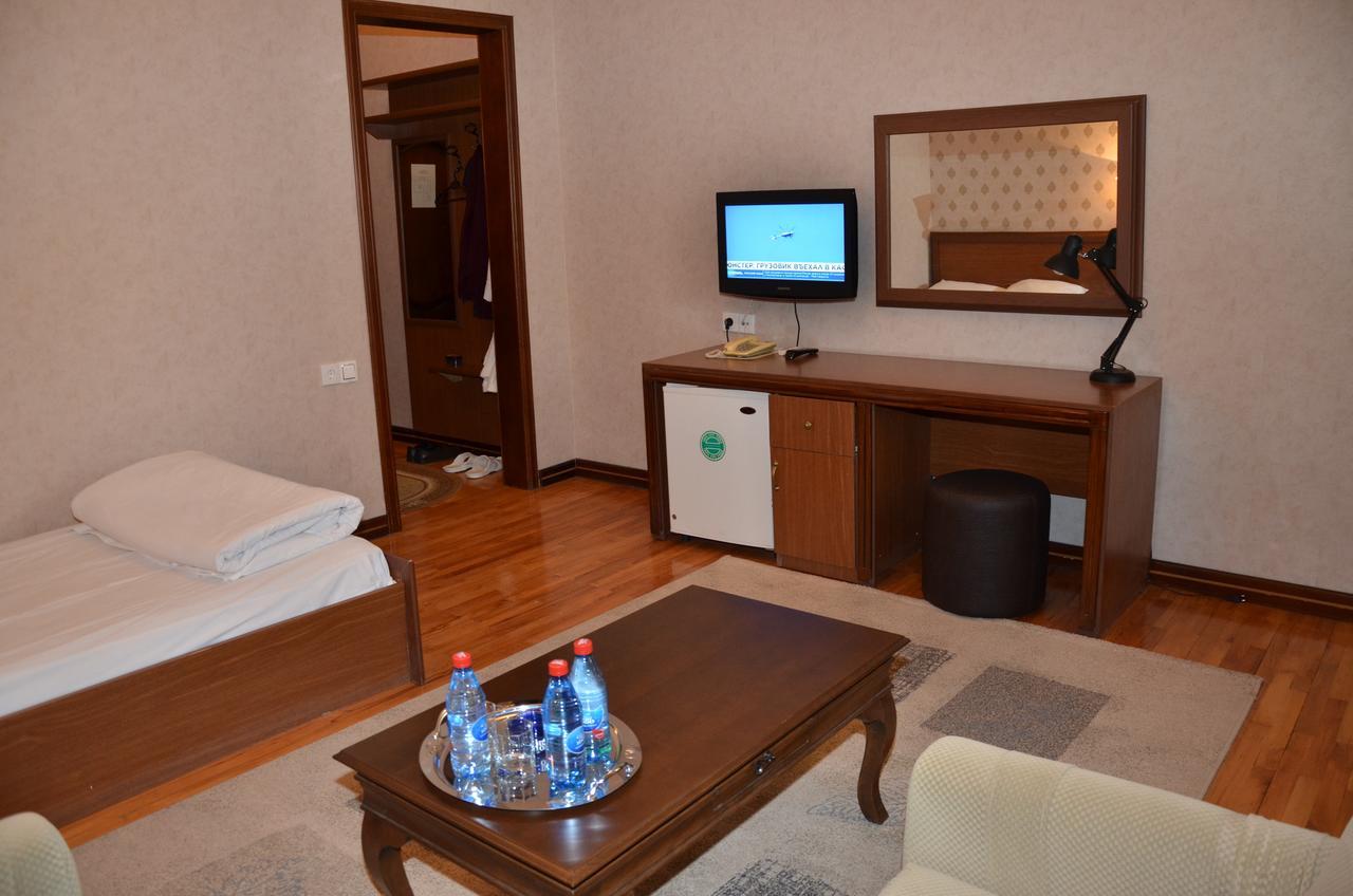Ganja Hotel Luaran gambar
