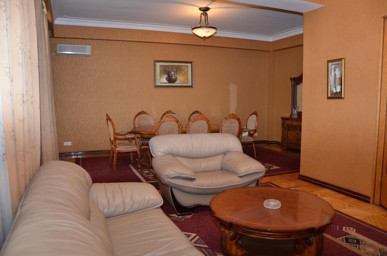 Ganja Hotel Luaran gambar