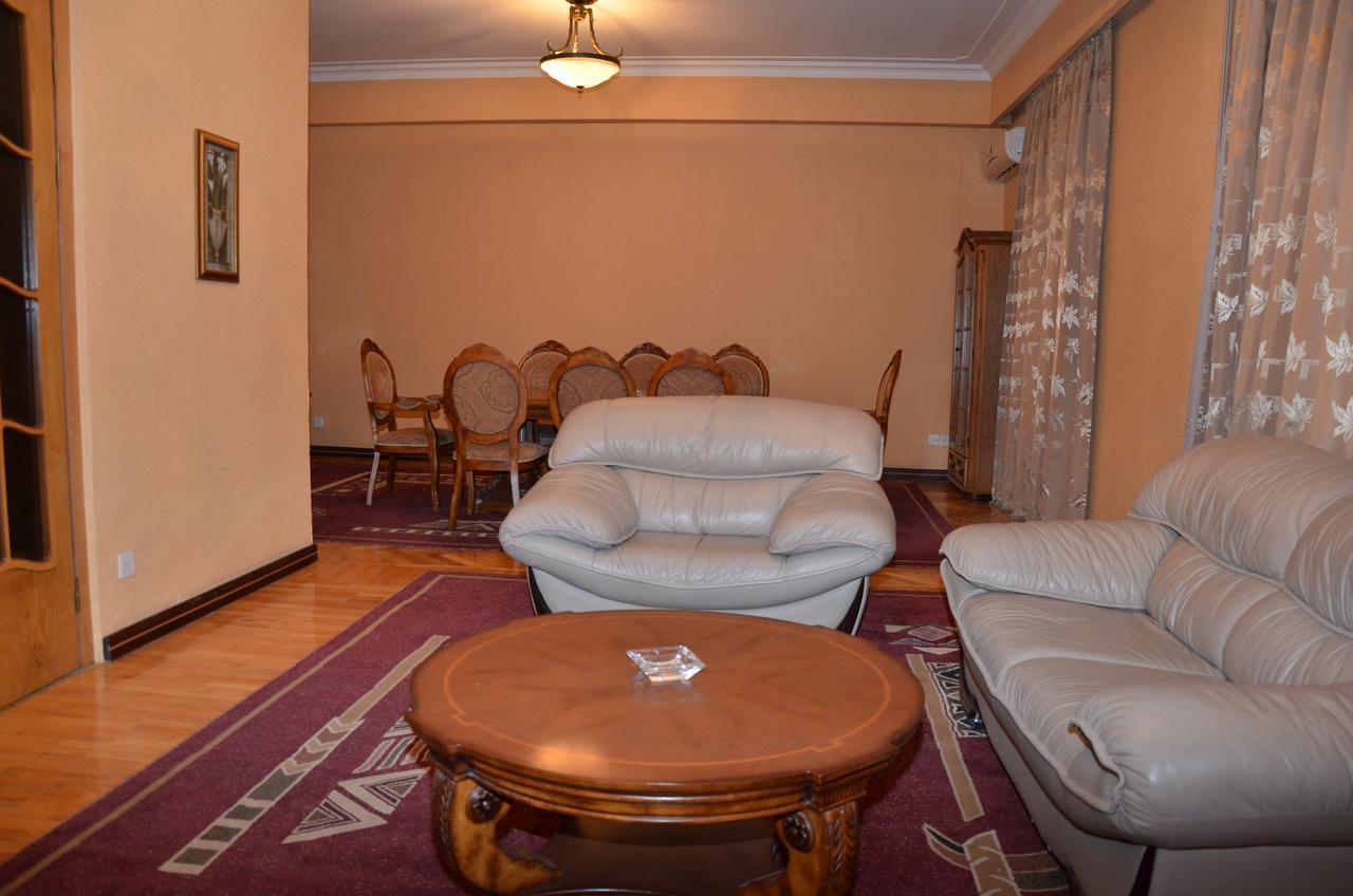 Ganja Hotel Luaran gambar